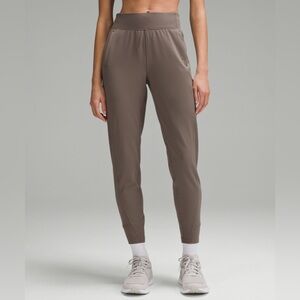 Lululemon Athletica Joggers size 0 in the shade Rover